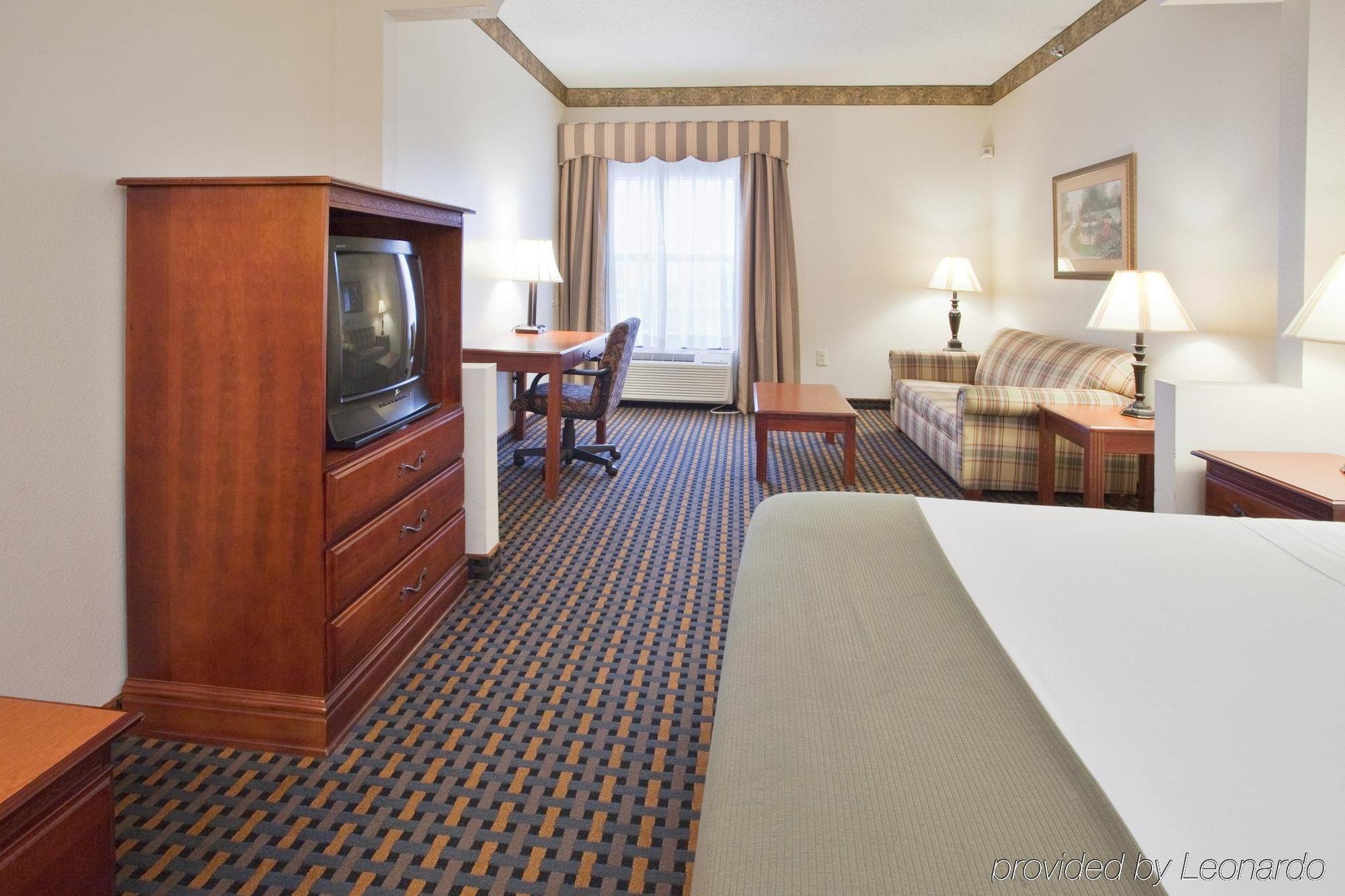 Holiday Inn Express Hotel & Suites Laurinburg, An Ihg Hotel Zewnętrze zdjęcie